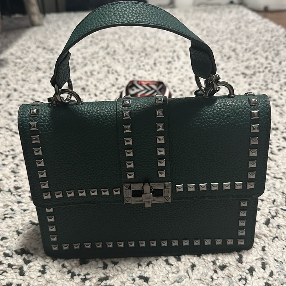 Dark green crossbody bag (no brand)